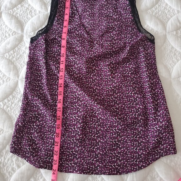 Sleeveless Top with Abstract Print - Picture 5 of 7